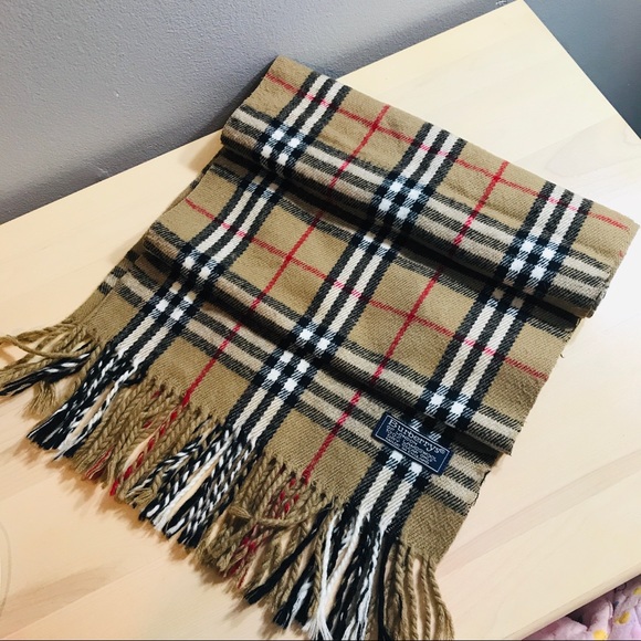 Burberry Other - Burberry scarf lambswool